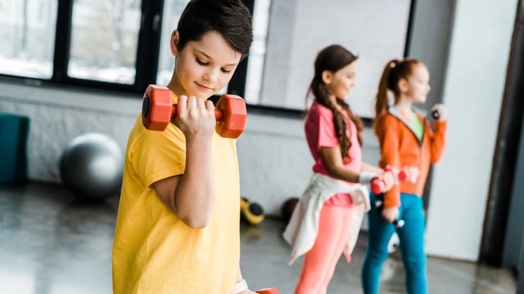 Czy dzieci i młodzież mogą uprawiać trening siłowy?